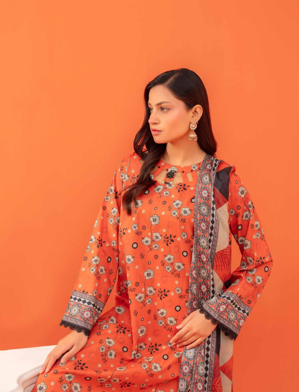 Gull-E-Rukh Trace VOL-642 Design 02 Unstitched Lawn Suit - Gull-E-Rukh unstitched lawn suit image 3