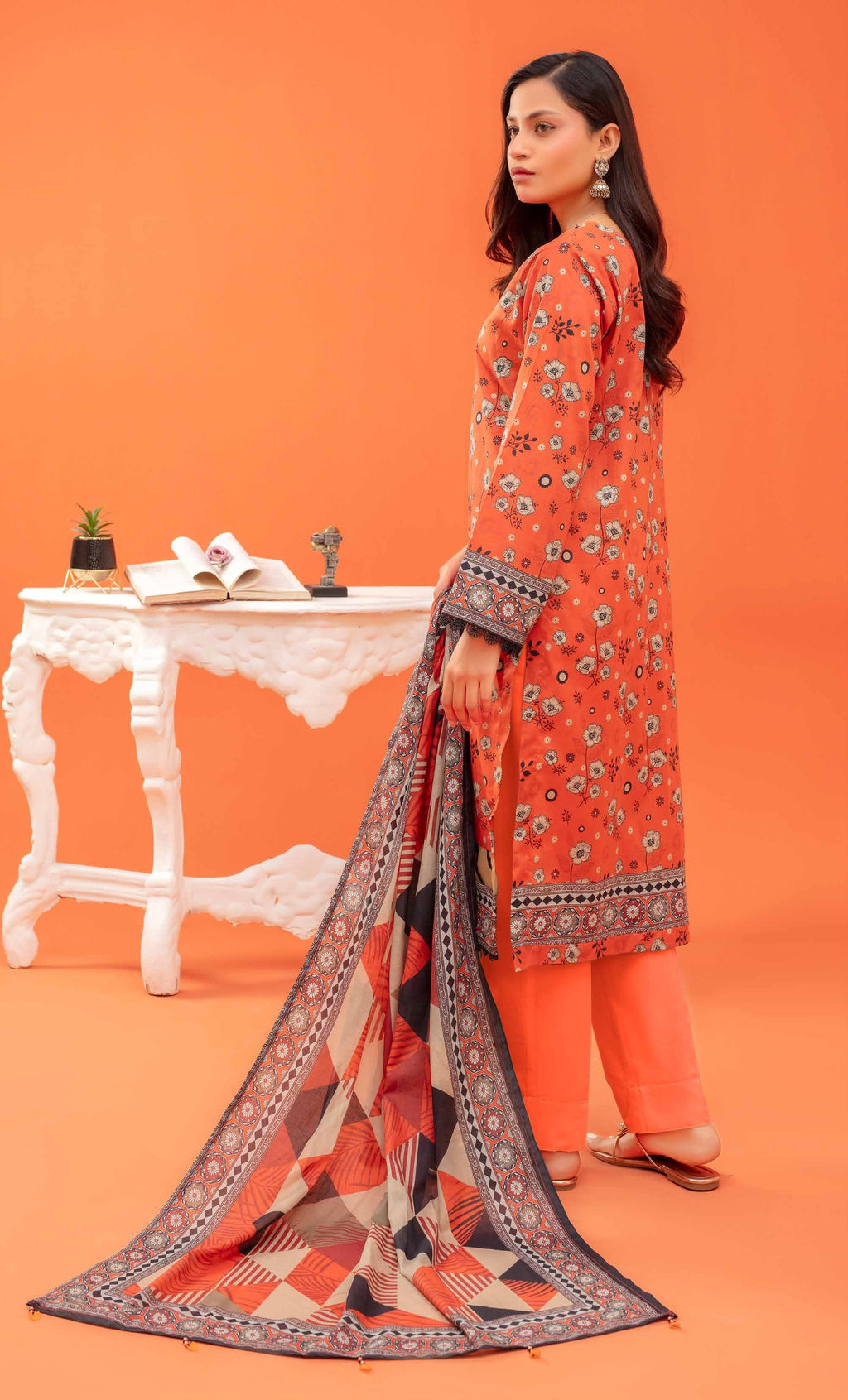 Gull-E-Rukh Trace VOL-642 Design 02 Unstitched Lawn Suit - Gull-E-Rukh unstitched lawn suit image 6