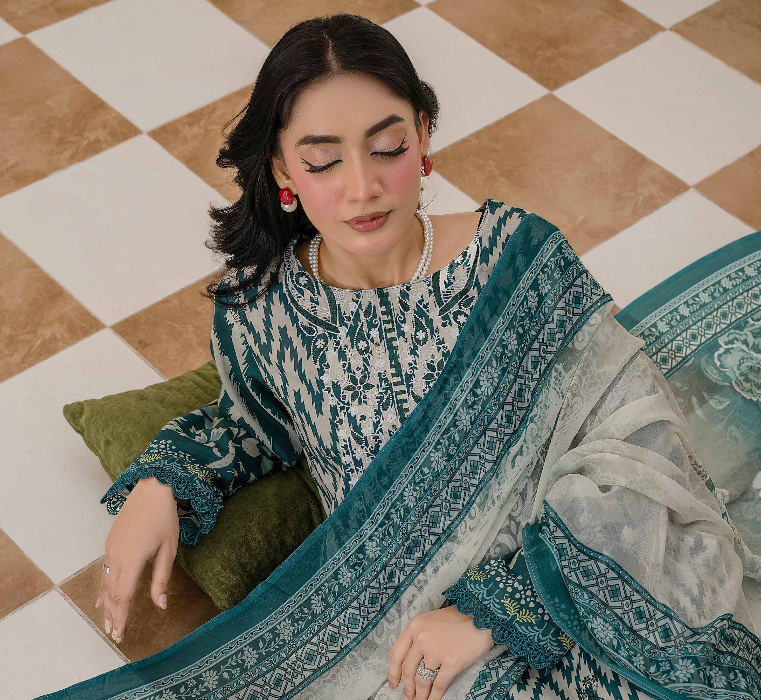 Bin Iqbal V-611 Design 02 Unstitched Lawn Suit - Bin Iqbal unstitched lawn suit image 3