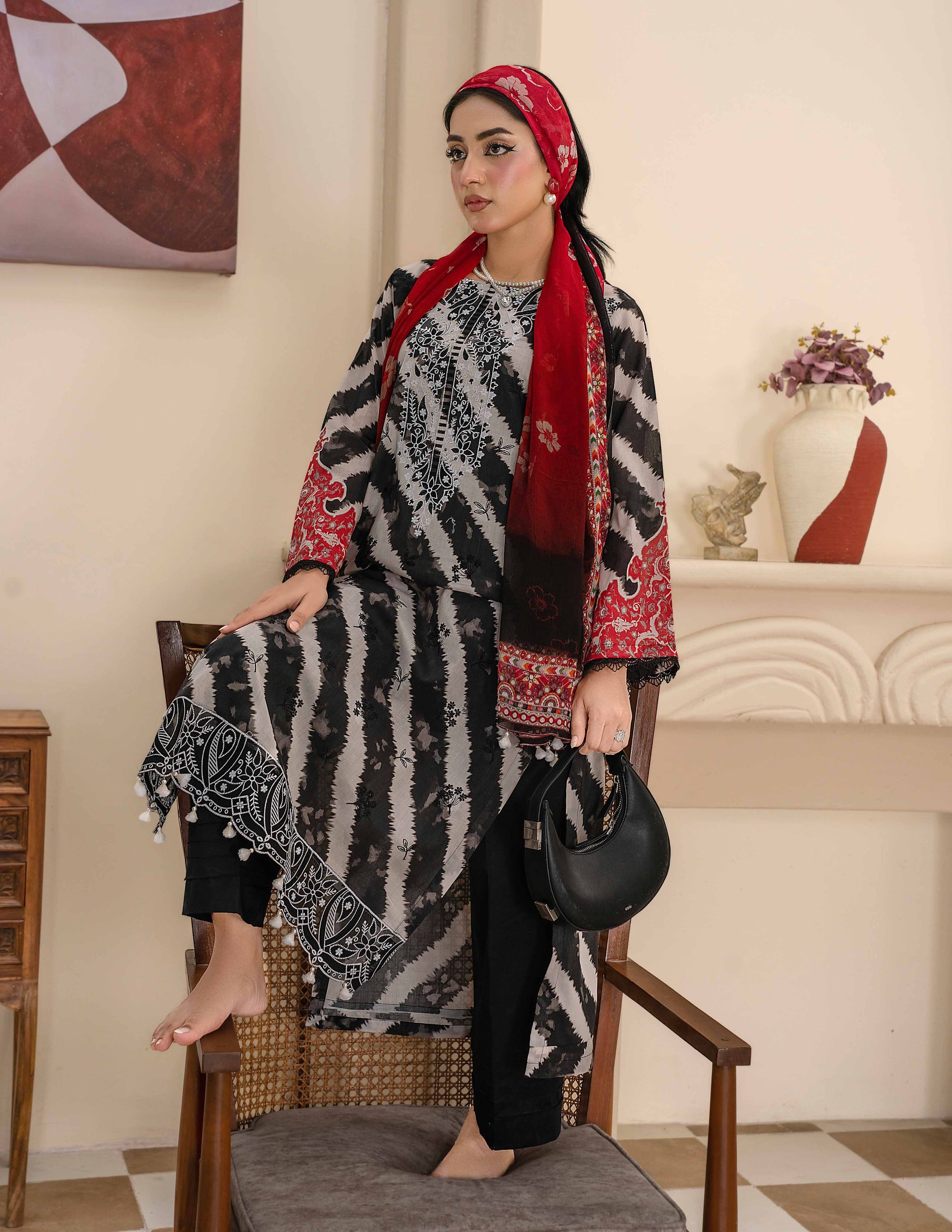Bin Iqbal V-611 Design 04 Unstitched Lawn Suit - Bin Iqbal unstitched lawn suit image 5