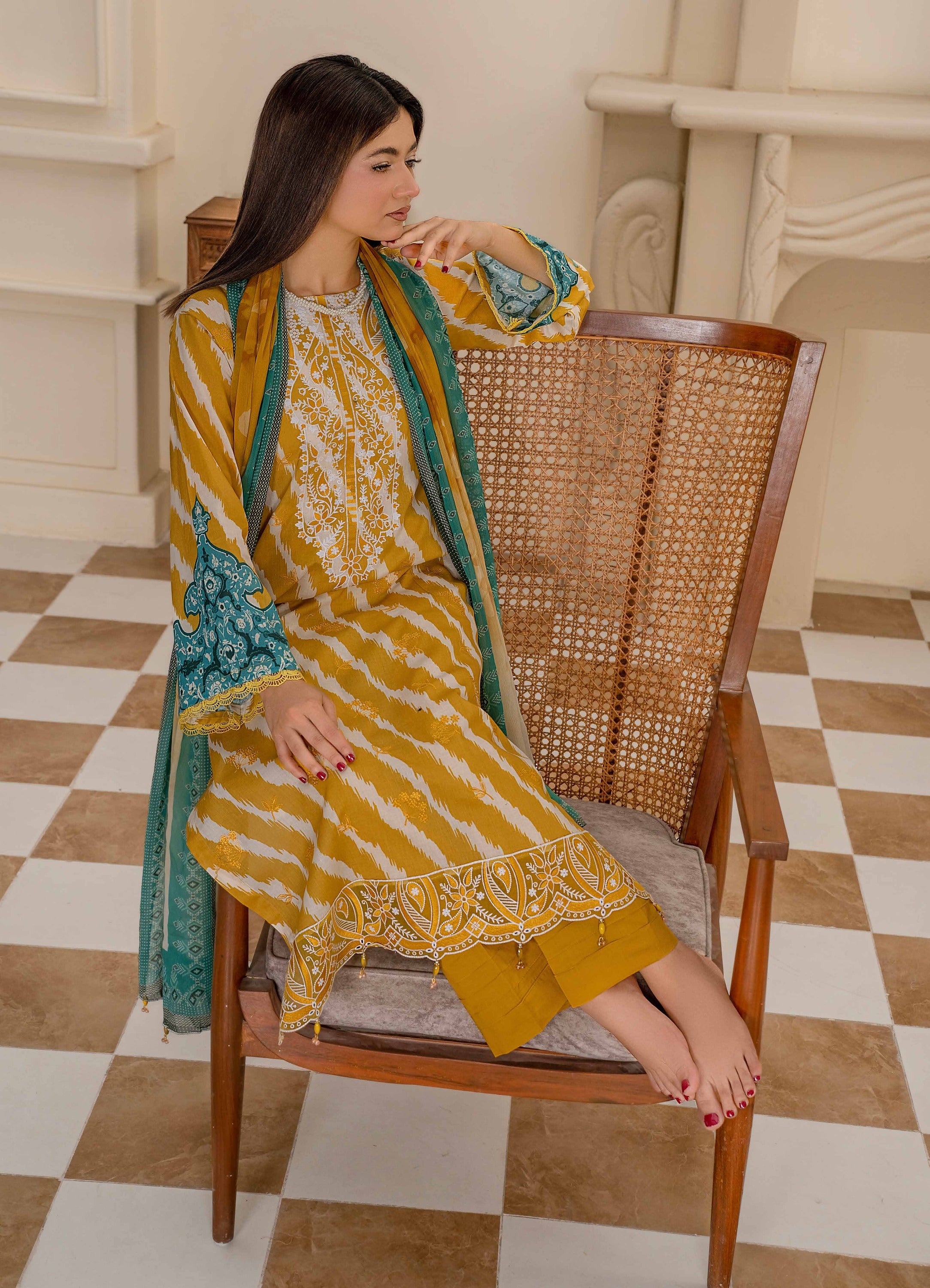Bin Iqbal V-611 Design 06 Unstitched Lawn Suit - Bin Iqbal unstitched lawn suit image 4