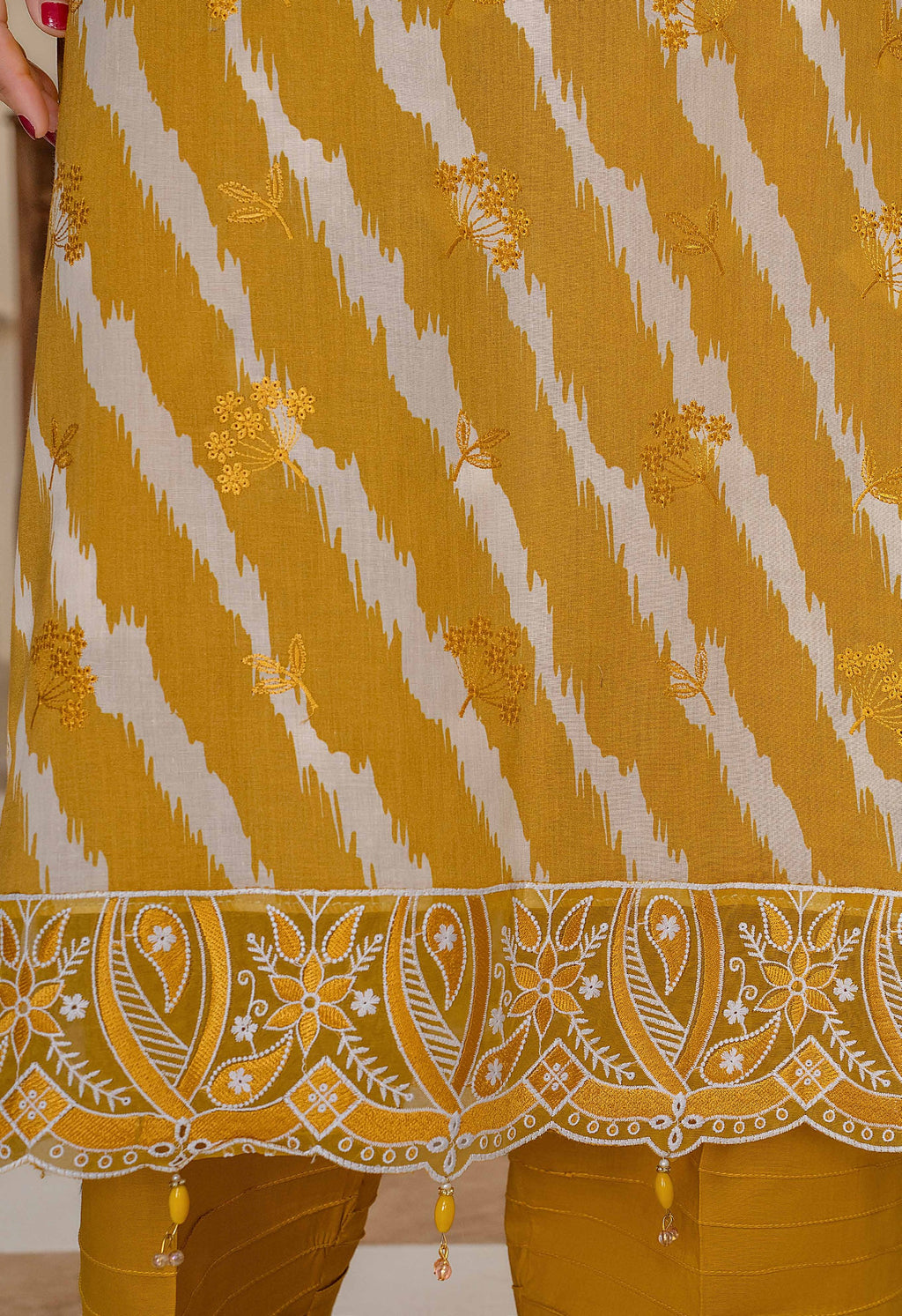 Bin Iqbal V-611 Design 06 Unstitched Lawn Suit - Bin Iqbal unstitched lawn suit image 5