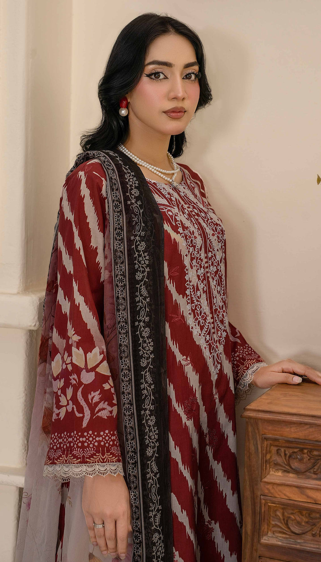Bin Iqbal V-611 Design 07 Unstitched Lawn Suit - Bin Iqbal unstitched lawn suit image 4